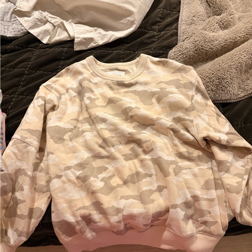 Aerie Women’s Camo Crewneck - Beige and Cream